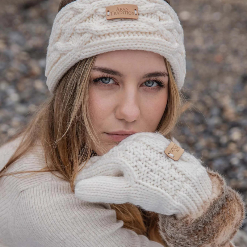 Ladies Knitted Mittens With Fur Trim Cream